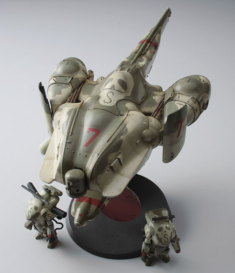 A Maschinen Krieger 1:35 LUNADIVER STINGRAY priced at $79.99 available from Echelon Hobbies