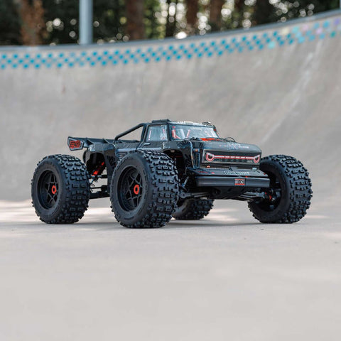 Arrma 1/5 OUTCAST BL-8S 4x4 Stunt Truck RTR