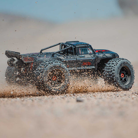 Arrma 1/5 OUTCAST BL-8S 4x4 Stunt Truck RTR