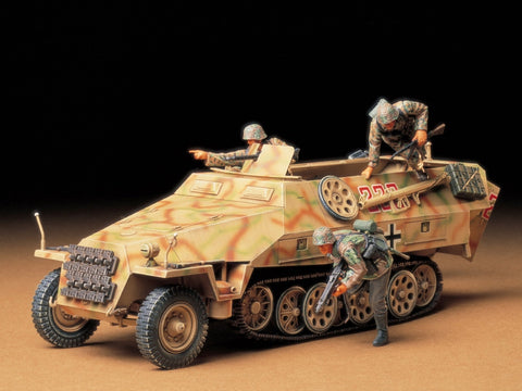 Tamiya 1/35 German Sd.Kfz. 251/1 Ausf.D Personnel Carrier