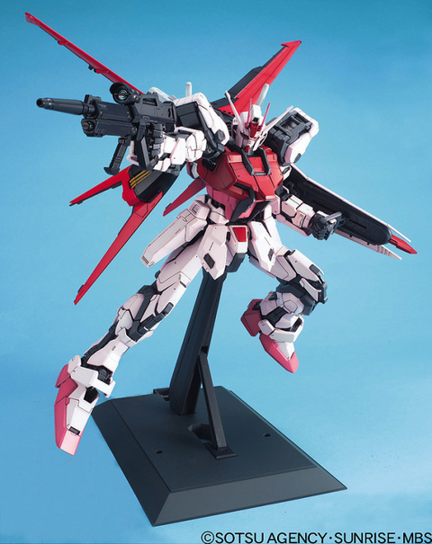 Perfect Grade (PG) 1/60 Scale Strike Rouge + Sky Grasper